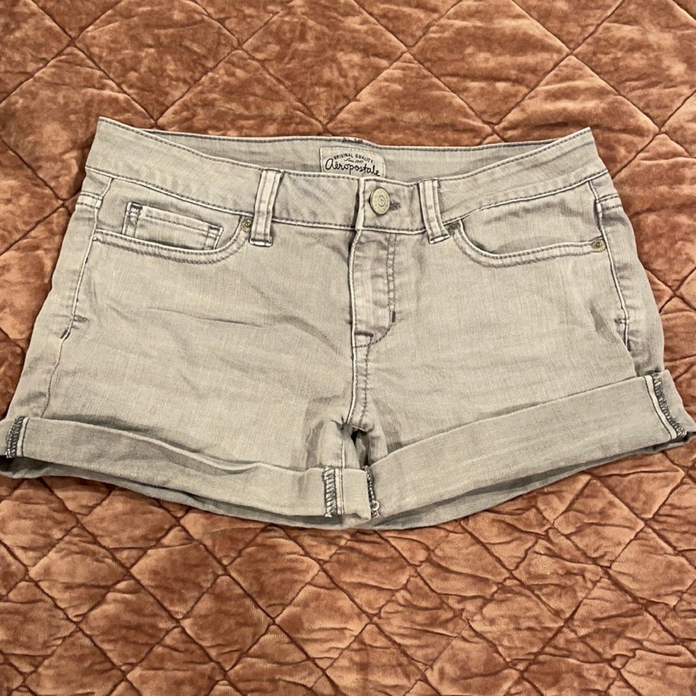 Aeropostale junior gray shorts sz 3/4